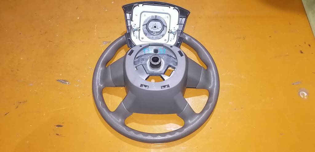 airbag водительский Nissan Presage