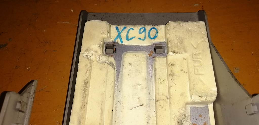 кожух рулевой колонки Volvo XC90