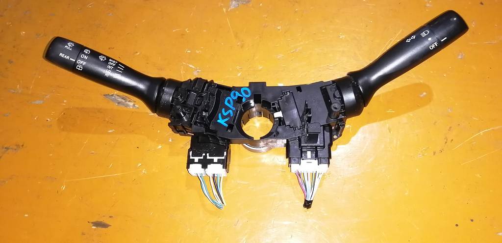 гитара Toyota Vitz