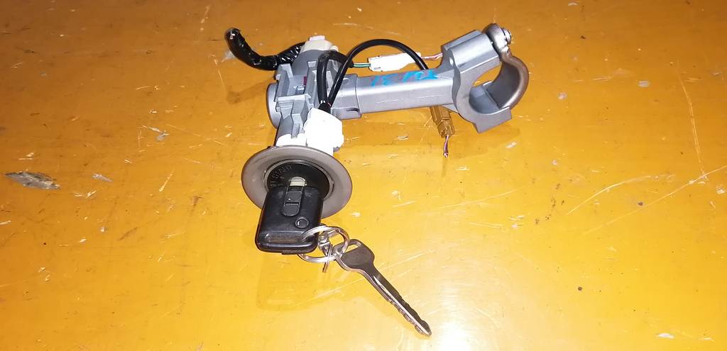 замок зажигания Nissan Presage