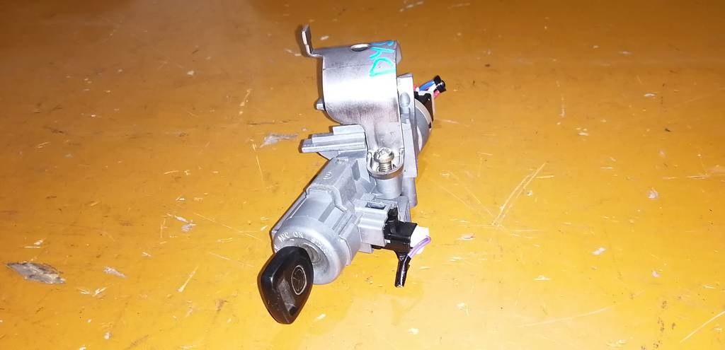 замок зажигания Mazda Demio