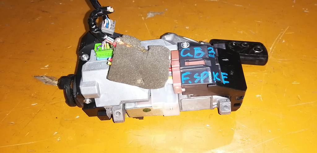 замок зажигания Honda Freed Spike