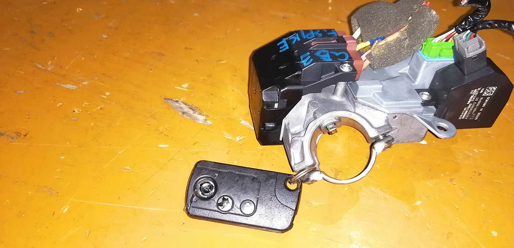 замок зажигания Honda Freed Spike