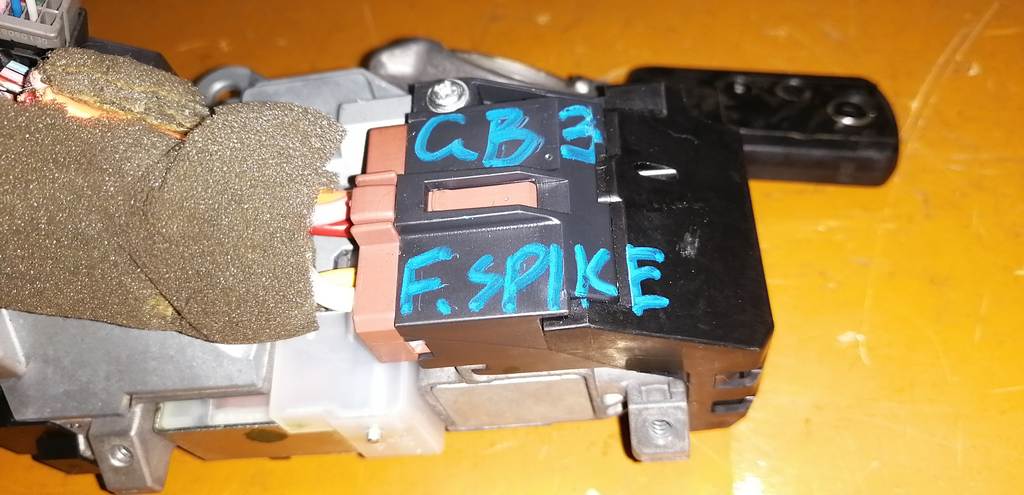 замок зажигания Honda Freed Spike