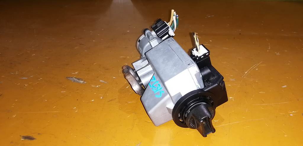 замок зажигания Suzuki Swift