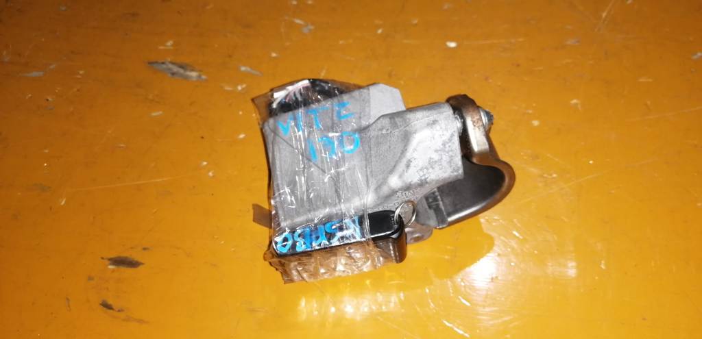 замок зажигания Toyota Vitz