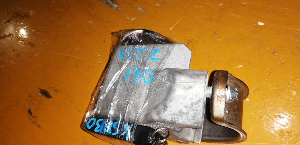 замок зажигания Toyota Vitz