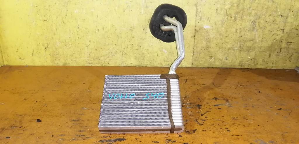 радиатор печки Volvo S40