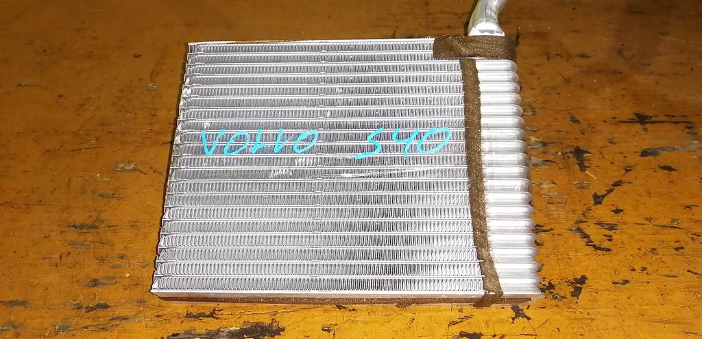 радиатор печки Volvo S40