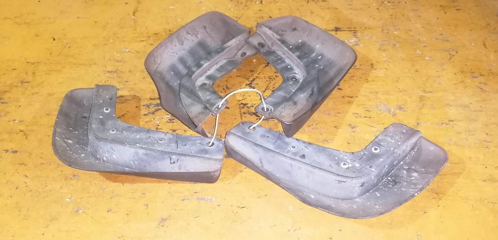 брызговик Volvo XC90