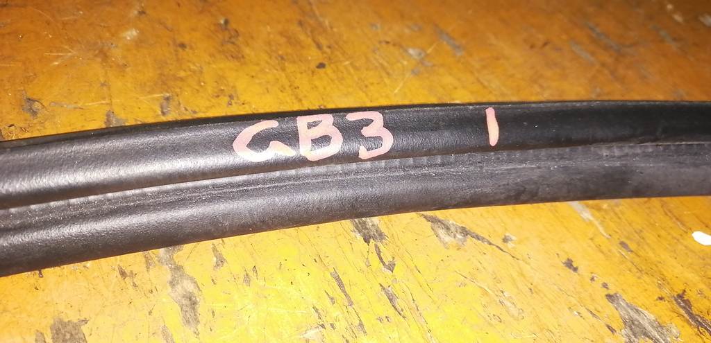 уплотнительная резинка багажника Honda Freed