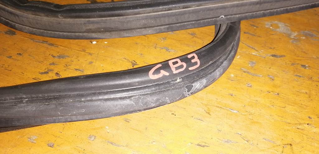 уплотнительная резинка багажника Honda Freed