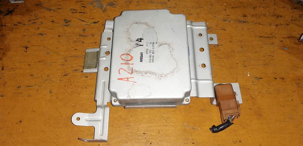 блок управления двс Nissan Cube