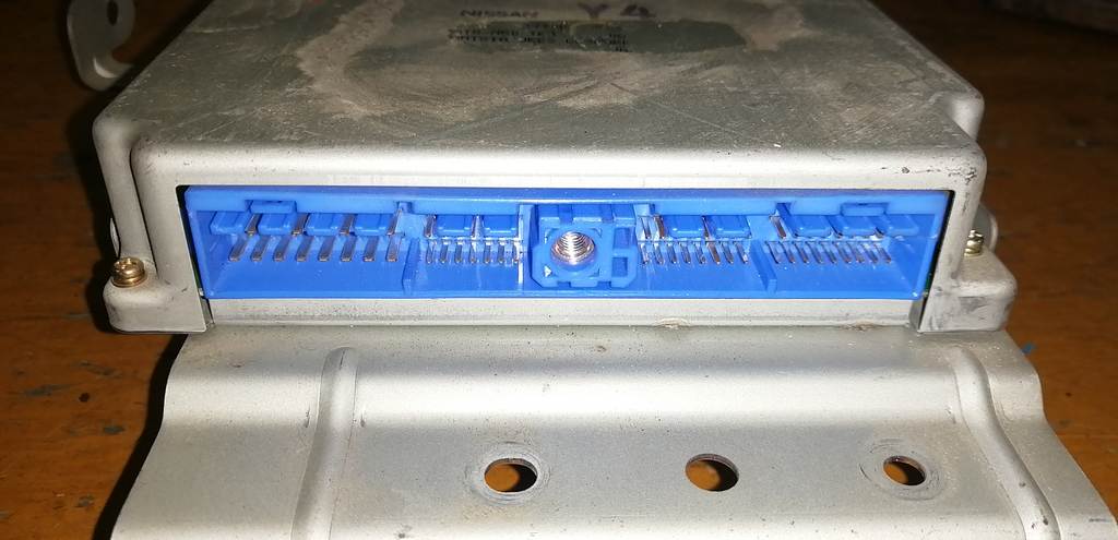 блок управления двс Nissan Cube