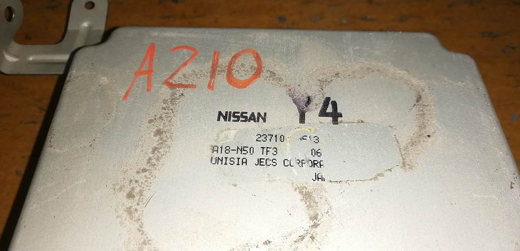 блок управления двс Nissan Cube