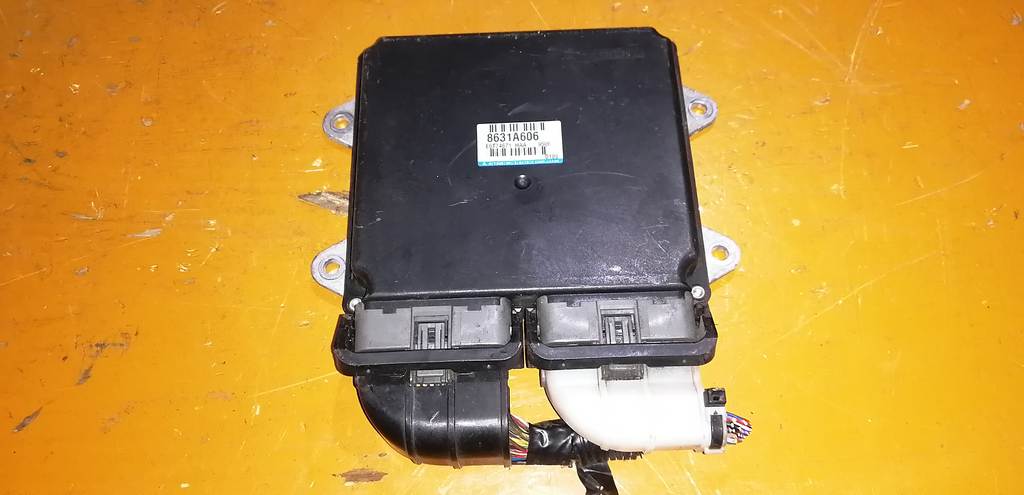 блок управления двс Mitsubishi Colt