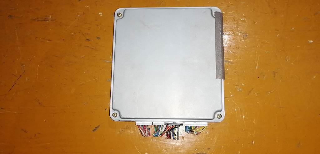 блок управления двс Mazda Demio