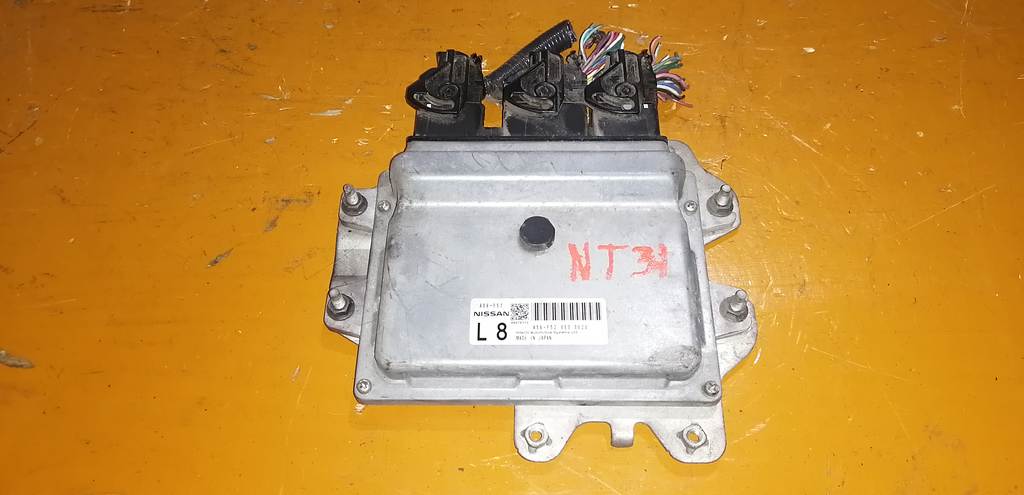 блок управления двс Nissan X-Trail