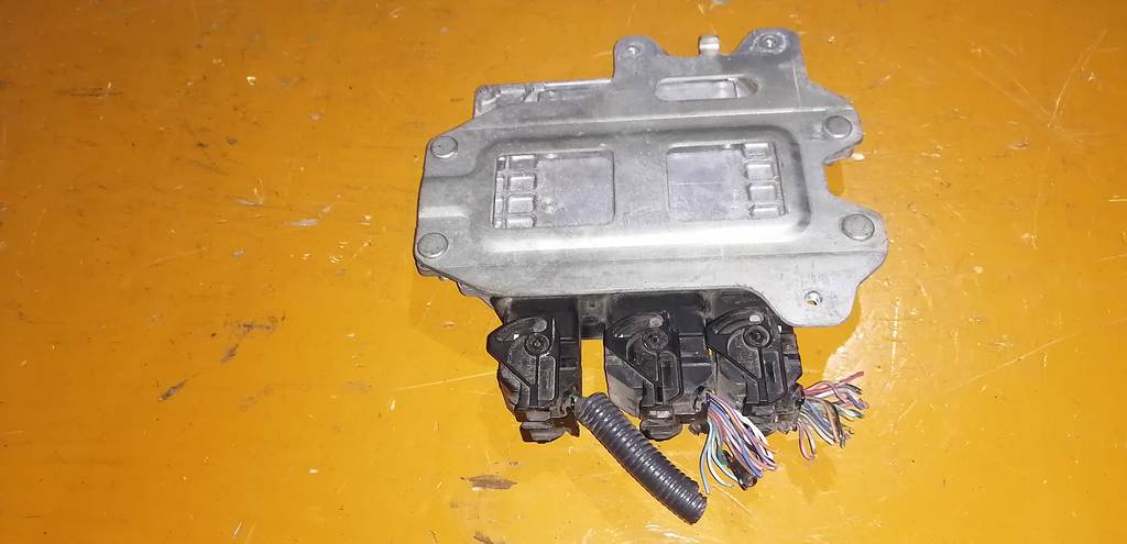 блок управления двс Nissan X-Trail