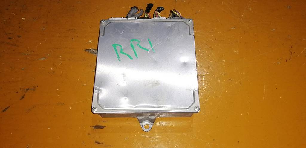 блок управления двс Honda Elysion