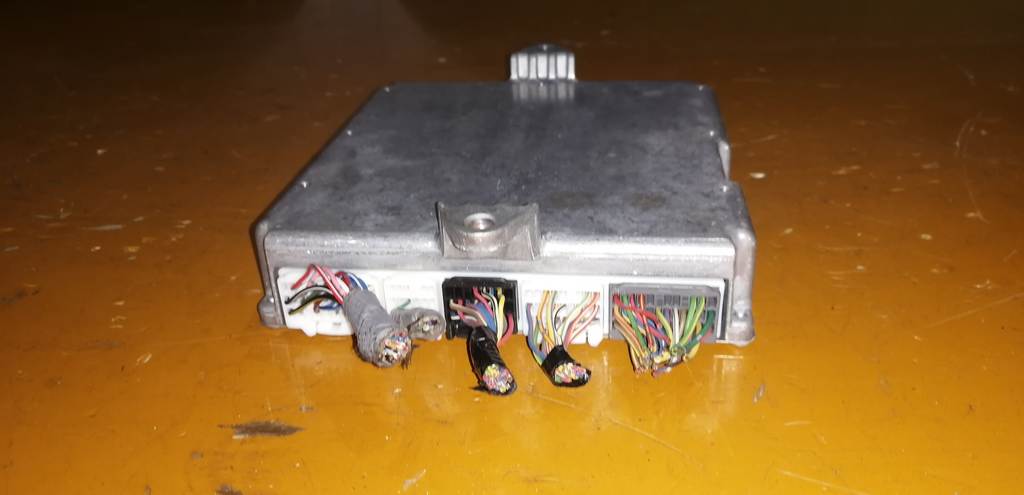 блок управления двс Honda Elysion