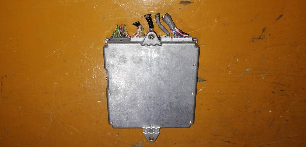 блок управления двс Honda Elysion