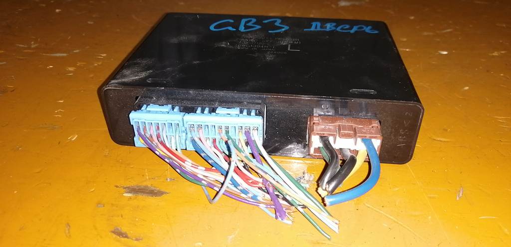 блок управления дверьми Honda Freed