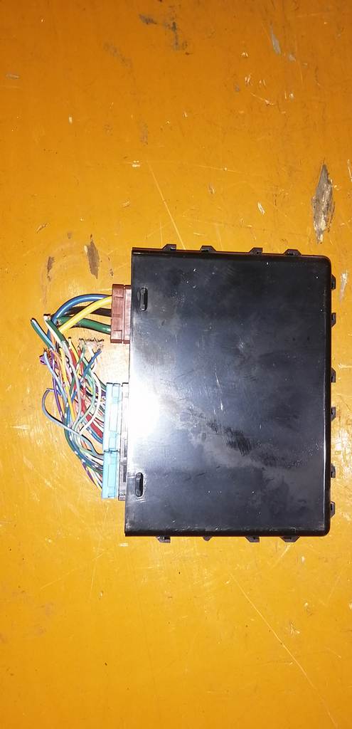 блок управления дверьми Honda Freed