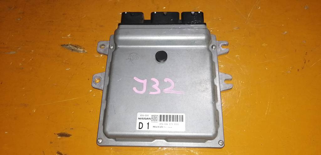 блок управления двс Nissan Teana