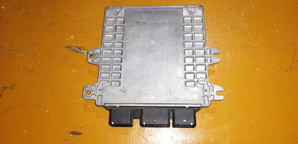 блок управления двс Nissan Teana