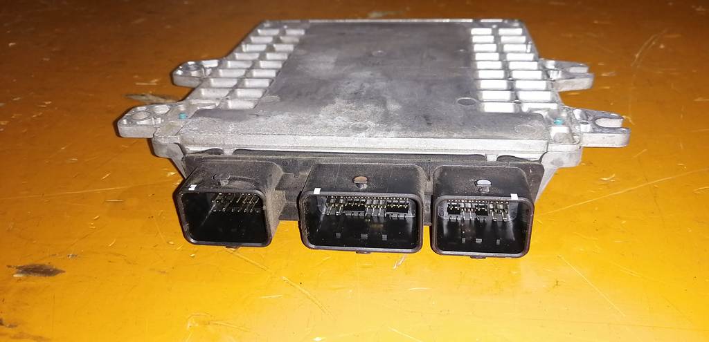 блок управления двс Nissan Teana