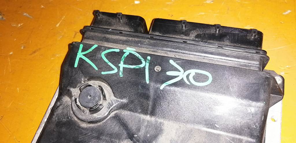 блок управления двс Toyota Vitz