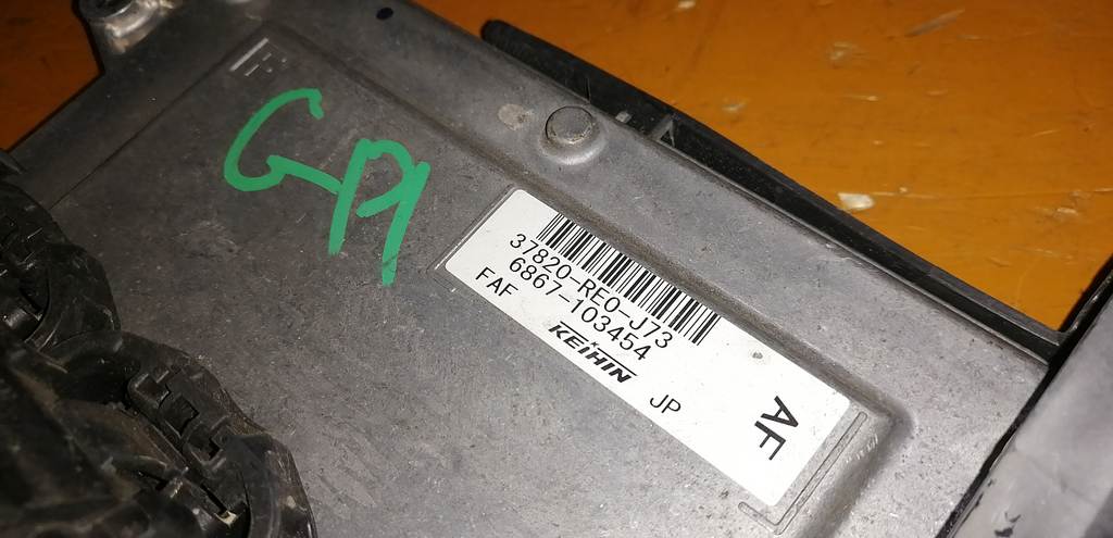 блок управления двс Honda Fit