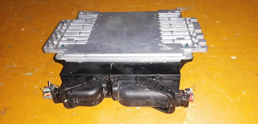 блок управления двс Nissan X-Trail