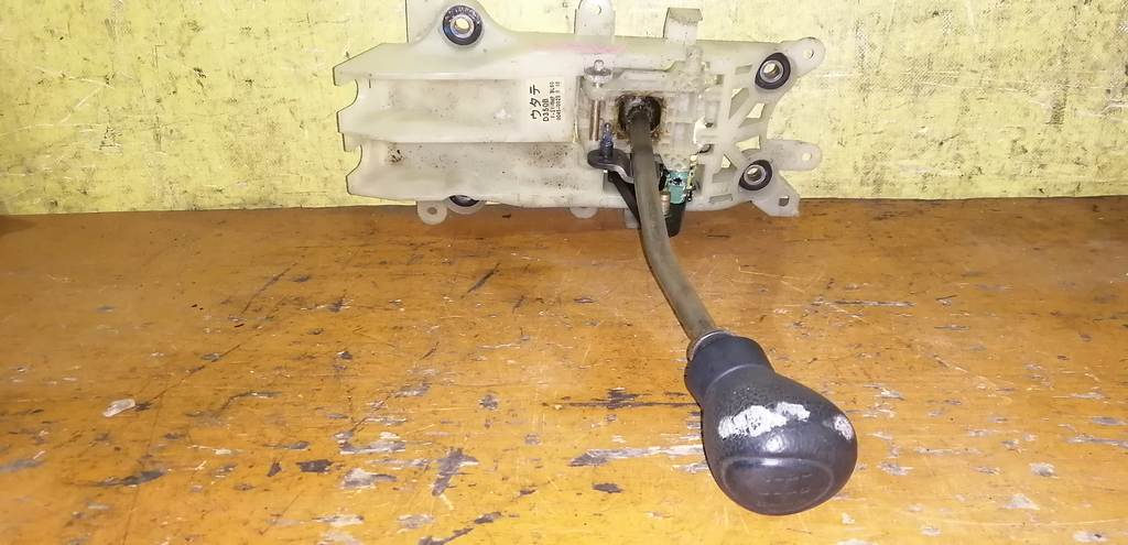 кулиса Mazda Demio