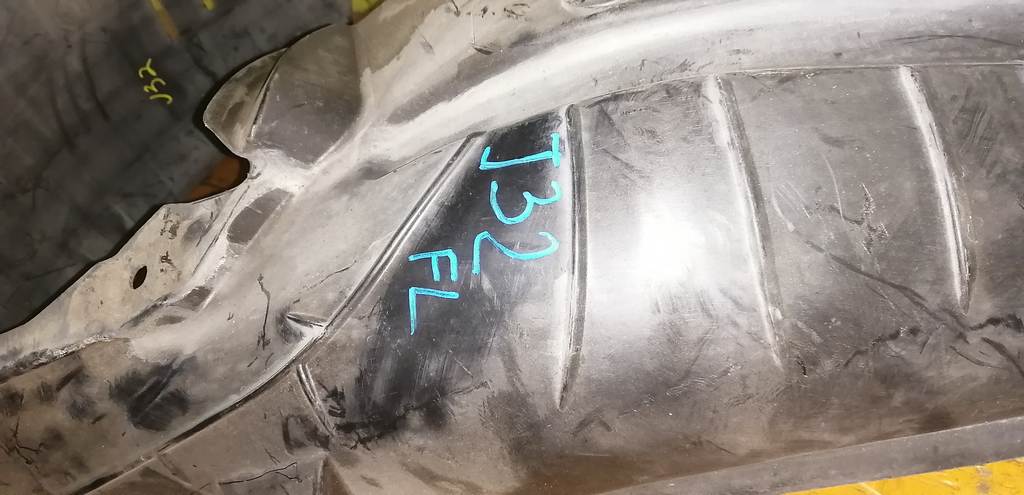 подкрылок Nissan Teana