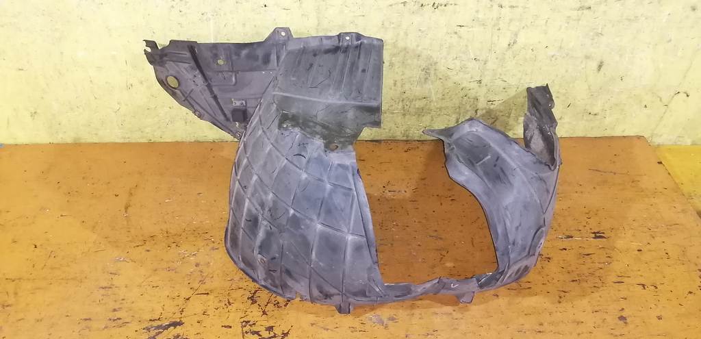 подкрылок Nissan Note