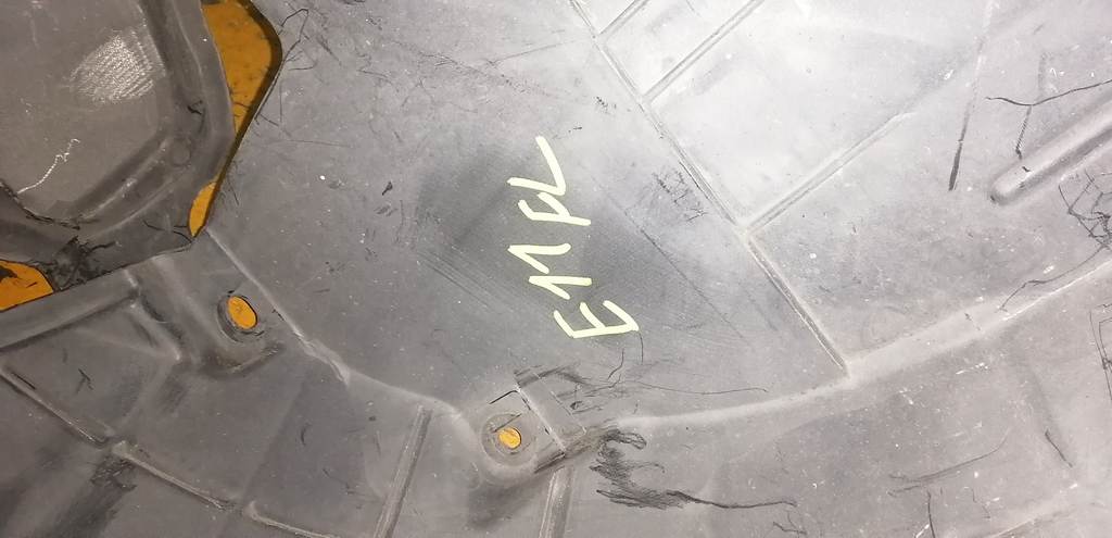 подкрылок Nissan Note