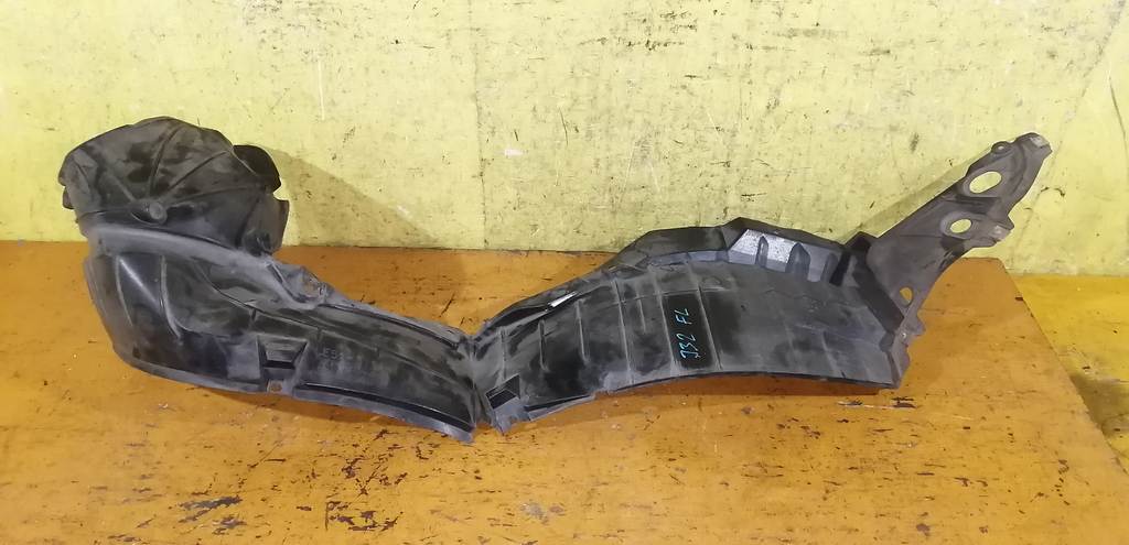 подкрылок Nissan Teana