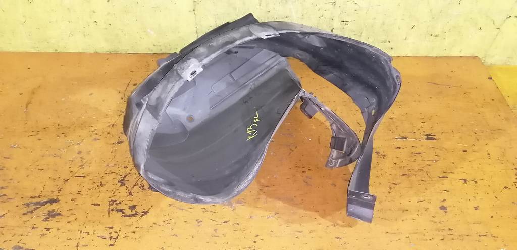 подкрылок Nissan March