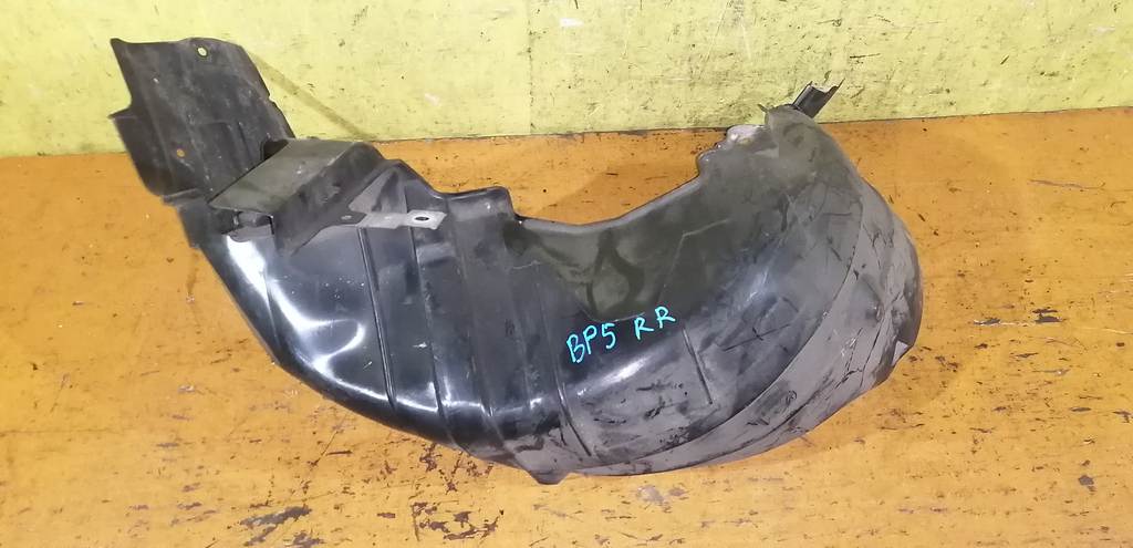 подкрылок Subaru Legacy