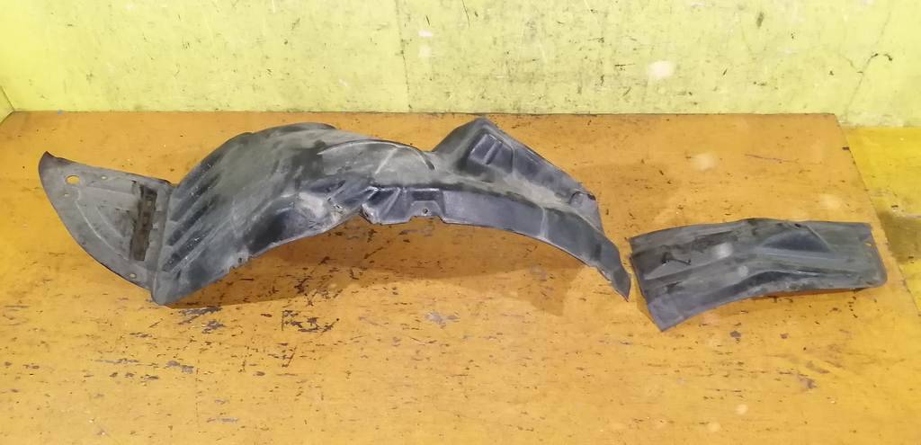 подкрылок Mitsubishi Colt