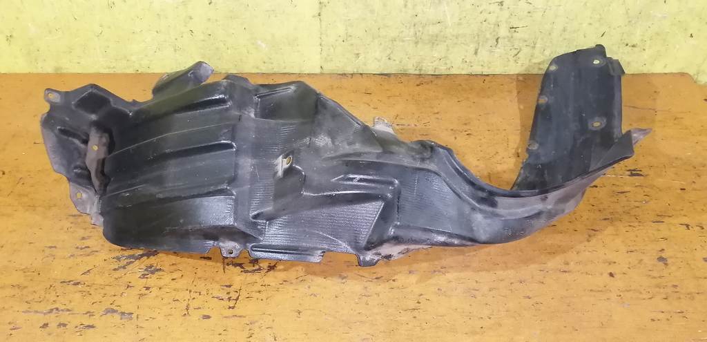 подкрылок Toyota Passo