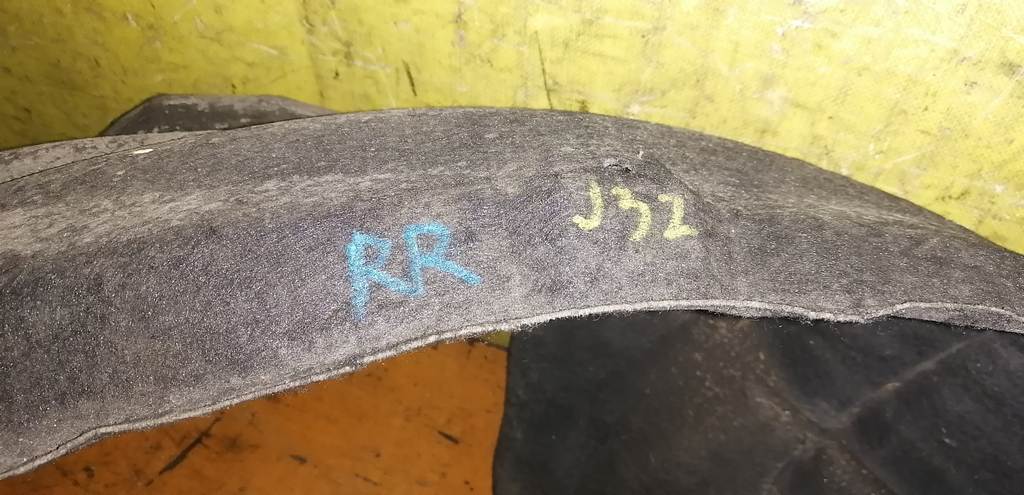 подкрылок Nissan Teana