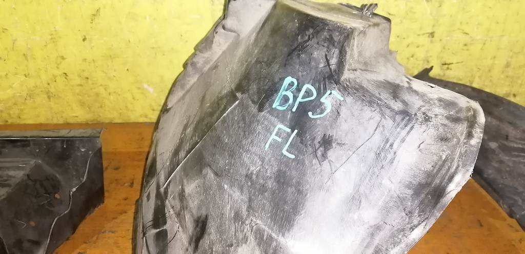 подкрылок Subaru Legacy