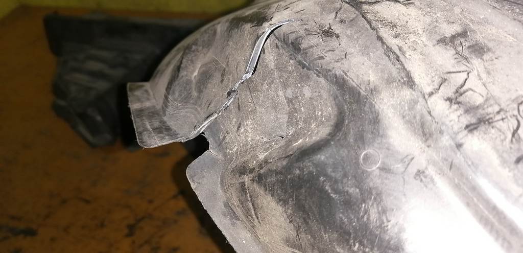 подкрылок Subaru Legacy