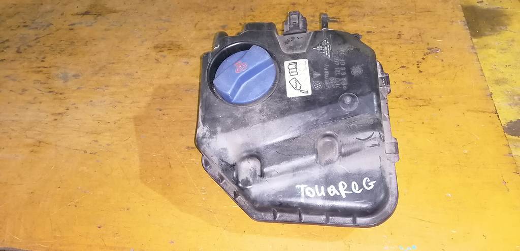 бачок расширительный Volkswagen Touareg