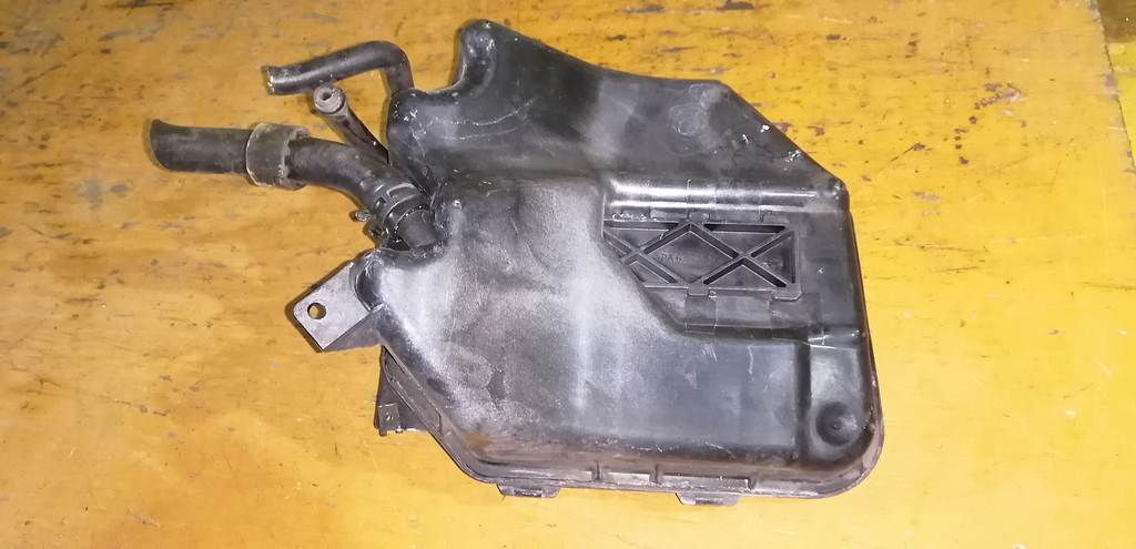 бачок расширительный Volkswagen Touareg