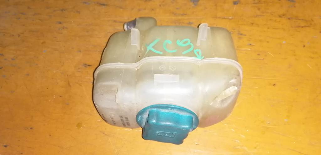 бачок расширительный Volvo XC90