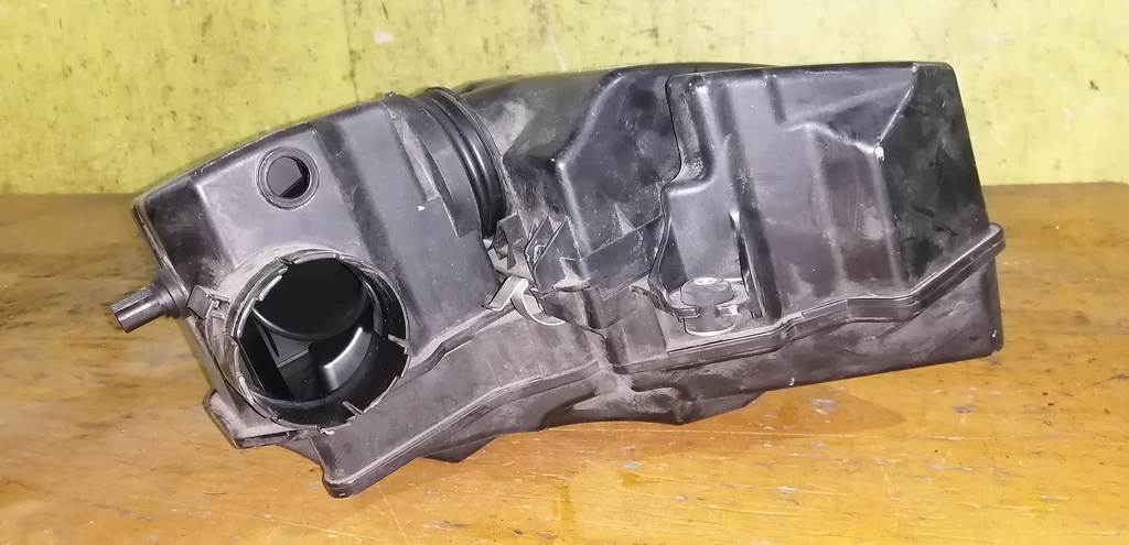 корпус воздушного фильтра Honda Fit